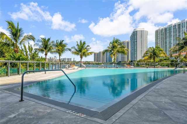 3300 NE 188th Street 318, Aventura, FL 33180