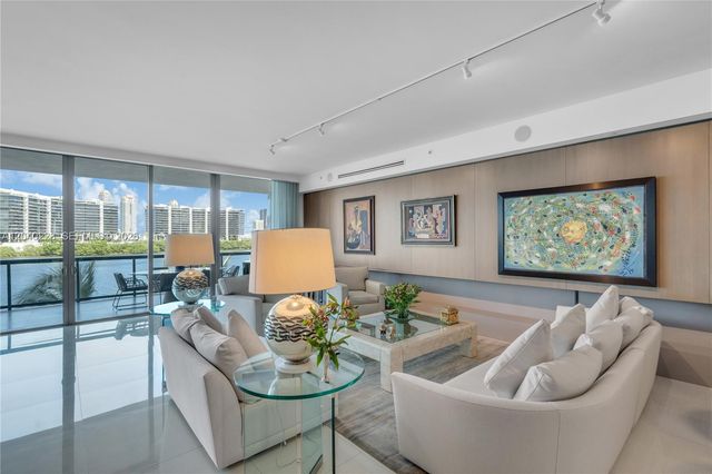 3300 NE 188th Street 318, Aventura, FL 33180