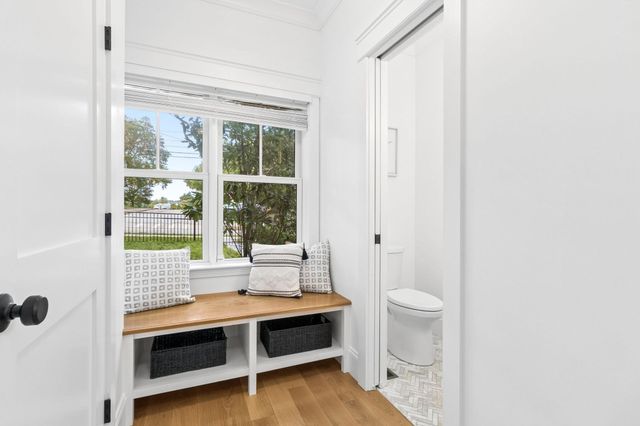 148 Pine St, Newton, MA 02466