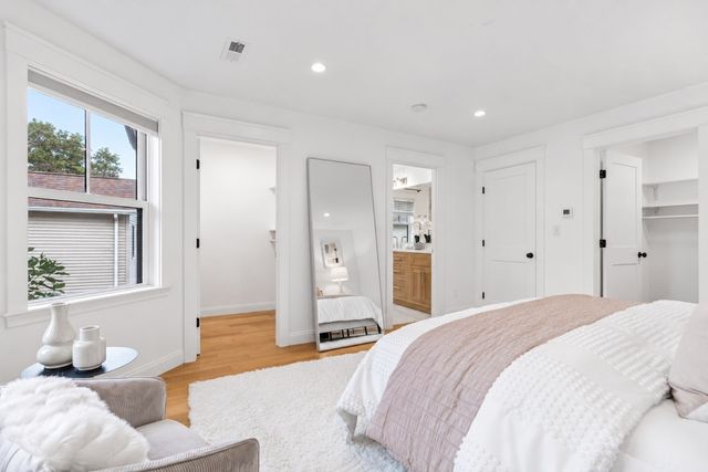 148 Pine St, Newton, MA 02466