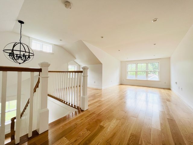 148 Pine St, Newton, MA 02466