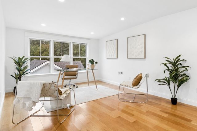 148 Pine St, Newton, MA 02466