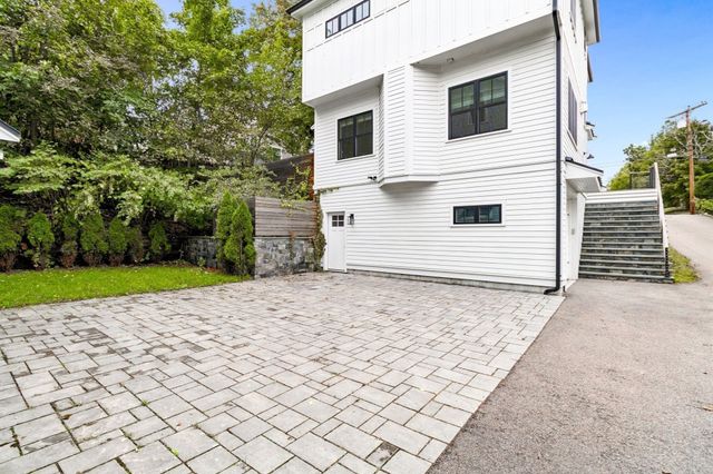 148 Pine St, Newton, MA 02466