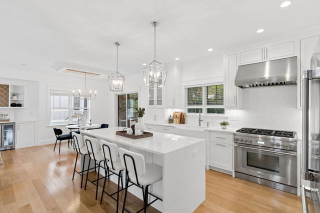 148 Pine St, Newton, MA 02466