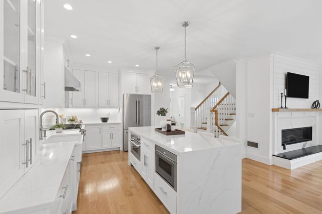 148 Pine St, Newton, MA 02466