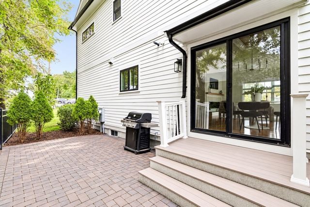 148 Pine St, Newton, MA 02466