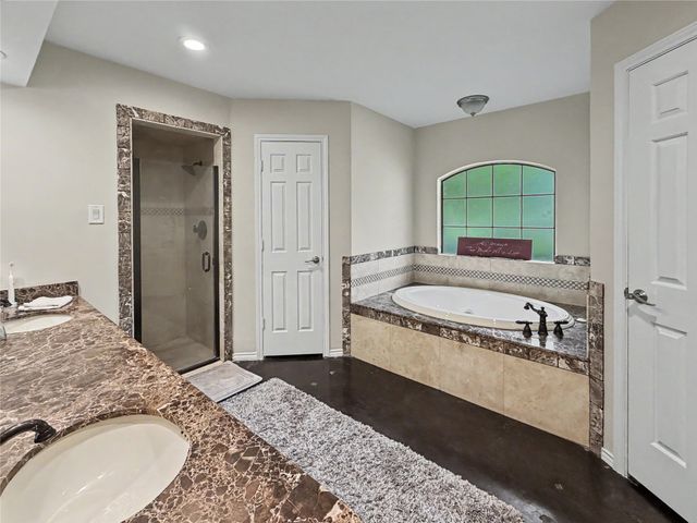 3658 Snow Creek Drive, Fort Worth, TX 76008