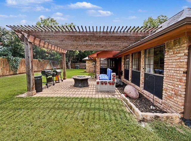 3658 Snow Creek Drive, Fort Worth, TX 76008