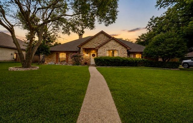 3658 Snow Creek Drive, Fort Worth, TX 76008