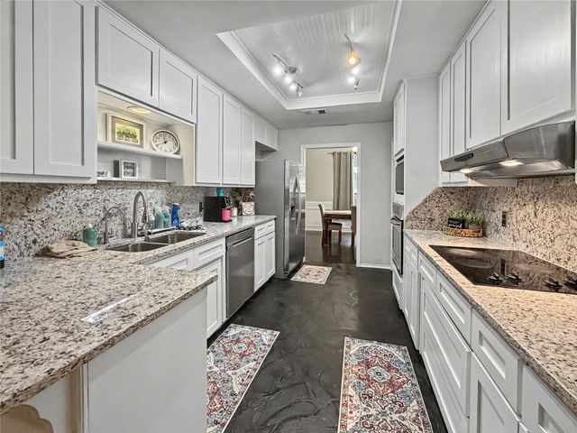 3658 Snow Creek Drive, Fort Worth, TX 76008