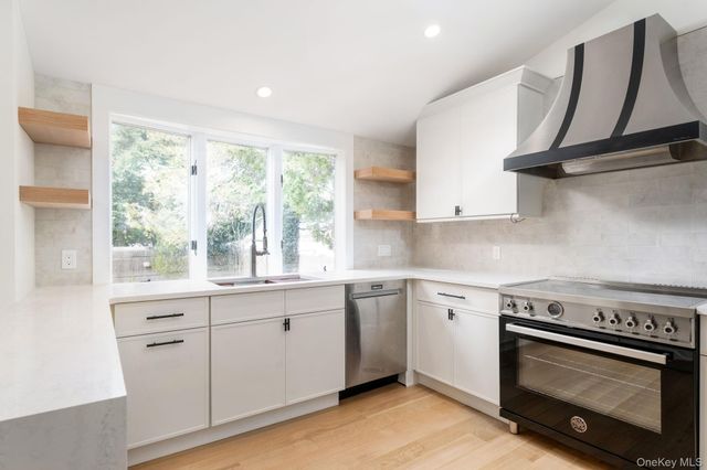 2547 Army Place, Bellmore, NY 11710