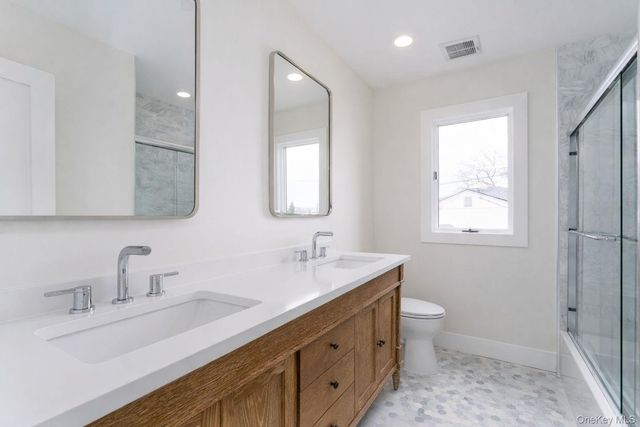 2547 Army Place, Bellmore, NY 11710