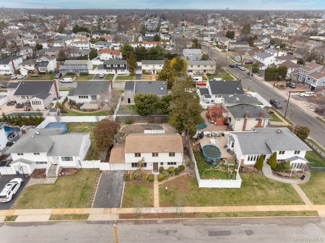 2547 Army Place, Bellmore, NY 11710