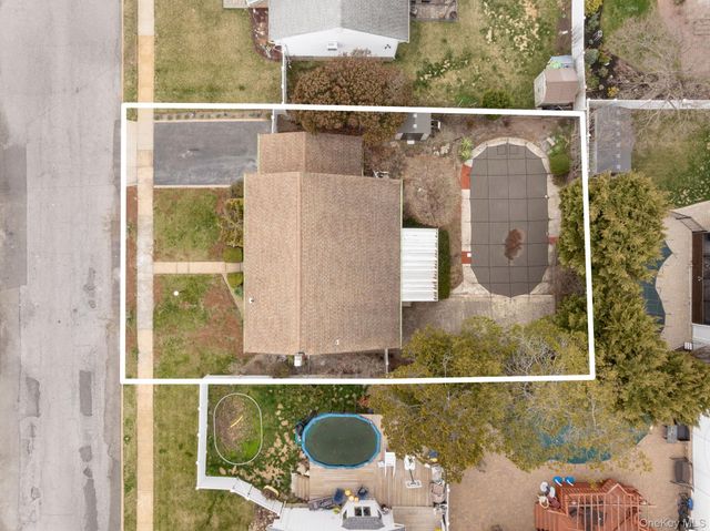 2547 Army Place, Bellmore, NY 11710