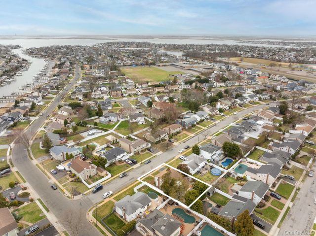 2547 Army Place, Bellmore, NY 11710