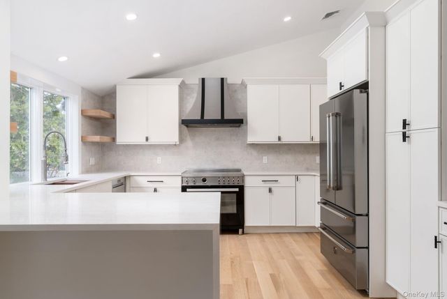 2547 Army Place, Bellmore, NY 11710