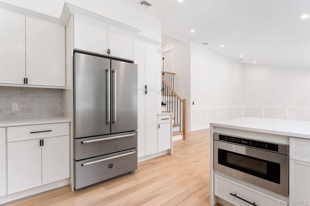 2547 Army Place, Bellmore, NY 11710