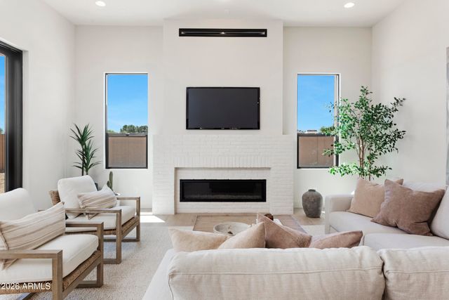 1563 E CHERRYWOOD Place, Chandler, AZ 85249