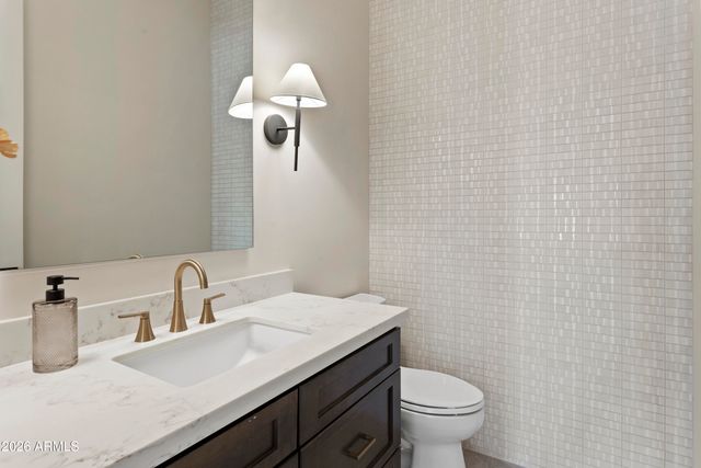 1563 E CHERRYWOOD Place, Chandler, AZ 85249