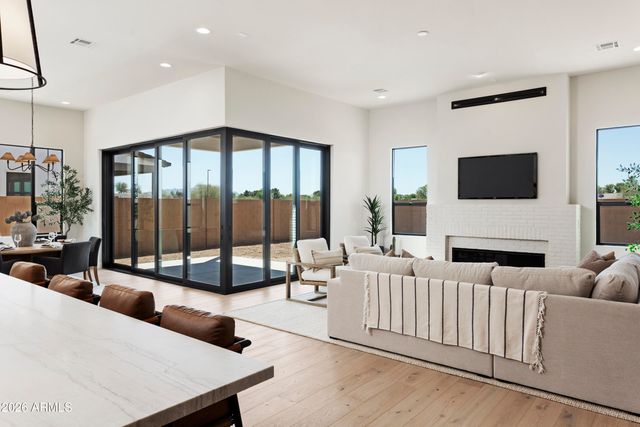 1563 E CHERRYWOOD Place, Chandler, AZ 85249