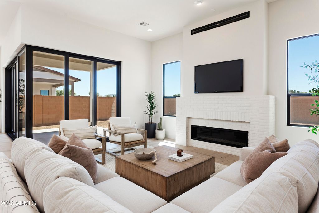 Image 10 of property listing at 1563 E CHERRYWOOD Place, Chandler, AZ 85249