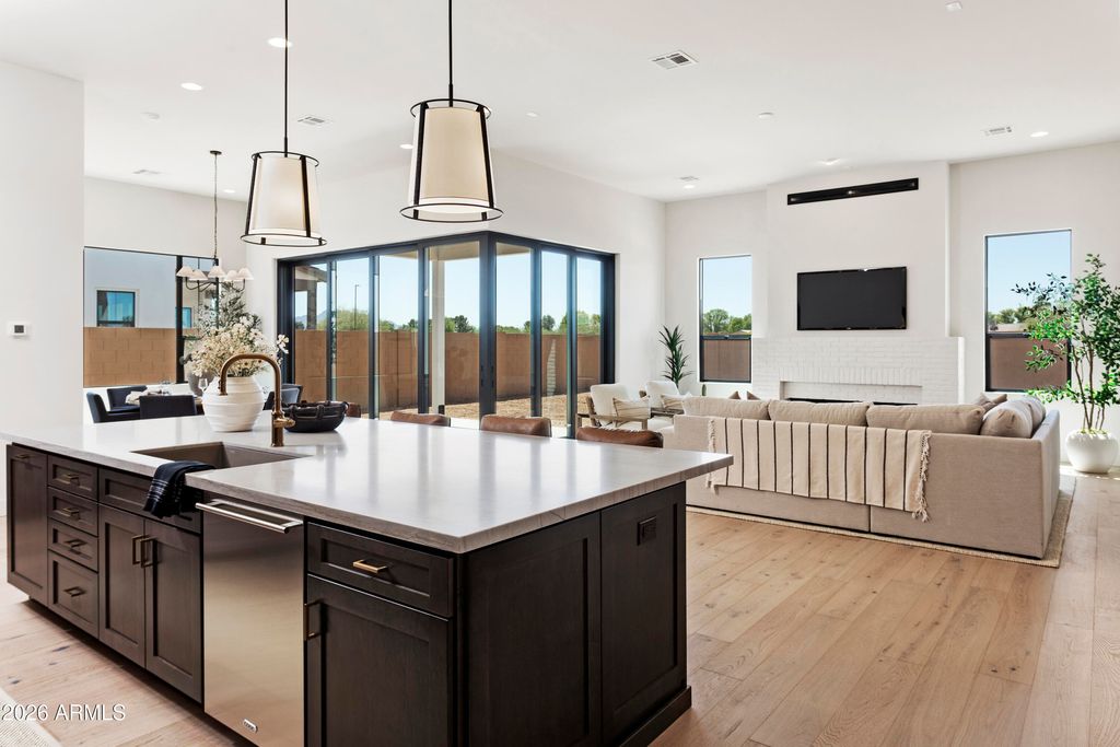 Image 7 of property listing at 1563 E CHERRYWOOD Place, Chandler, AZ 85249
