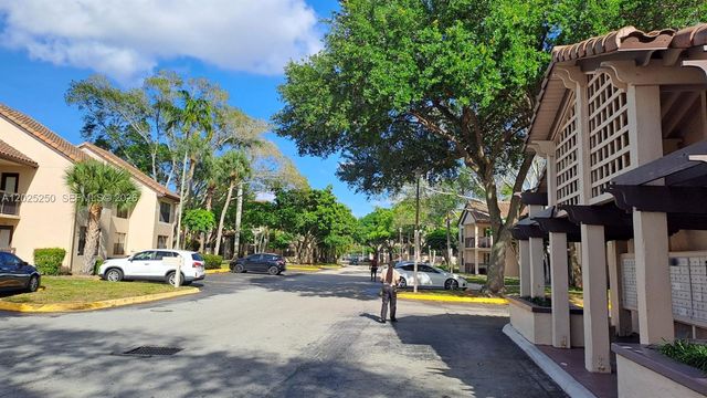 4521 W Mcnab Rd 30, Pompano Beach, FL 33069