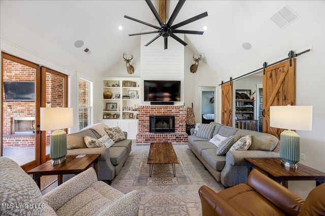 8811 Cole Road, Olive Branch, MS 38654