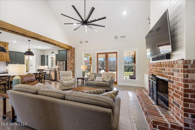 8811 Cole Road, Olive Branch, MS 38654