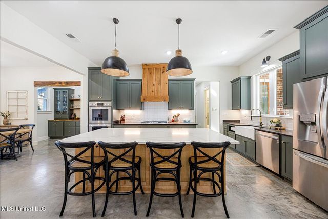 8811 Cole Road, Olive Branch, MS 38654