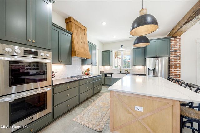 8811 Cole Road, Olive Branch, MS 38654