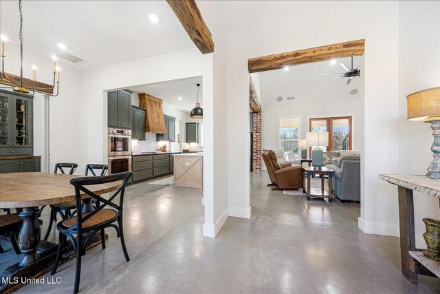 8811 Cole Road, Olive Branch, MS 38654