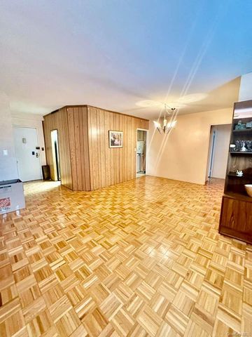 97-10 62 Drive 4J, Rego Park, NY 11374