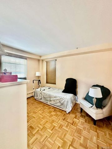 97-10 62 Drive 4J, Rego Park, NY 11374