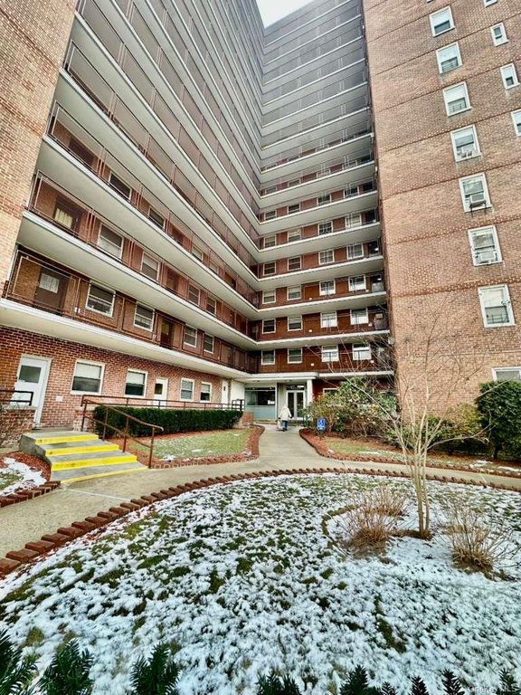 97-10 62 Drive 4J, Rego Park, NY 11374