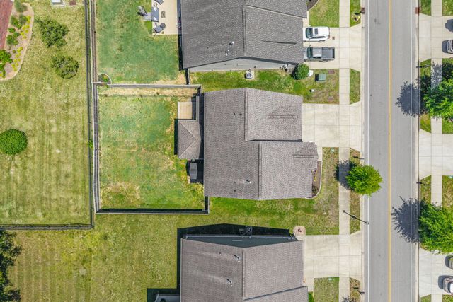 84 Nokes Dr, Hendersonville, TN 37075