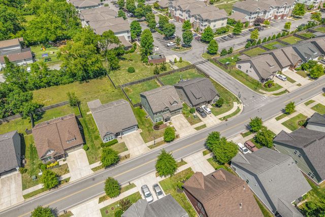 84 Nokes Dr, Hendersonville, TN 37075