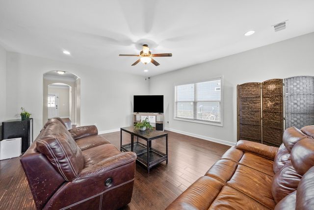 84 Nokes Dr, Hendersonville, TN 37075