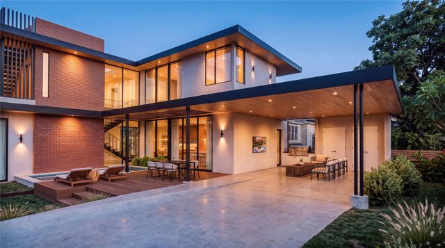 2707 E Side DR, Austin, TX 78704