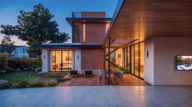 2707 E Side DR, Austin, TX 78704