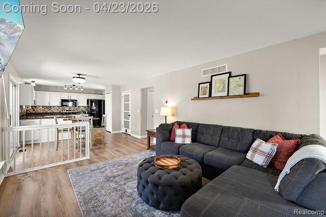 5867 Cary Drive, Ypsilanti, MI 48197