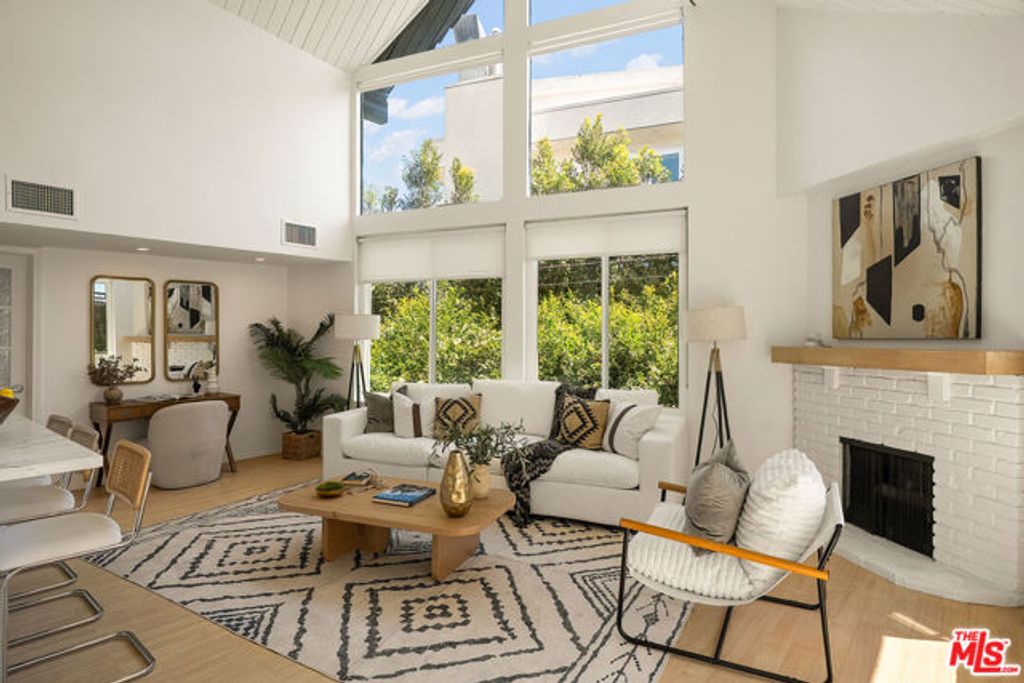 10800 Holman Avenue 6, Los Angeles, CA 90024