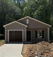 2908 Bainbridge Drive, Winston-salem, NC 27105