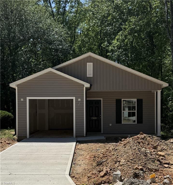2908 Bainbridge Drive, Winston-salem, NC 27105