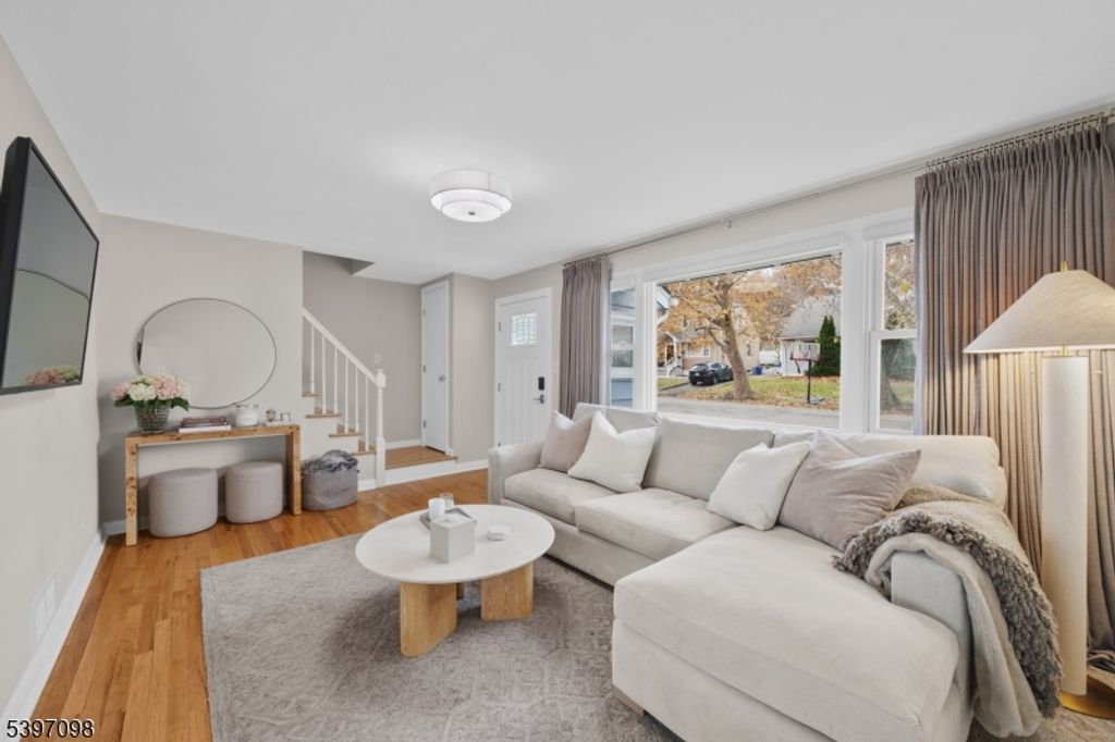 41 Bryant Ave, Bloomfield Twp., NJ 07003