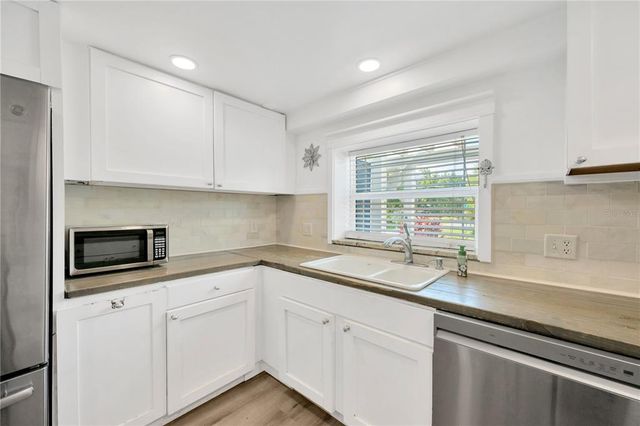 4404 ECHO SPRINGS DRIVE, Valrico, FL 33594