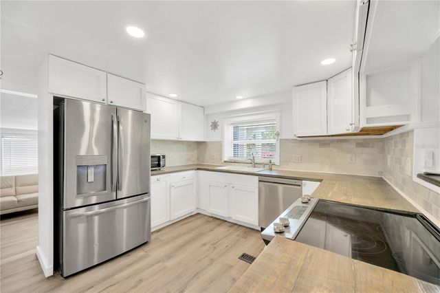 4404 ECHO SPRINGS DRIVE, Valrico, FL 33594