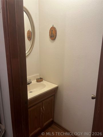 16780 N Ash Road, Morris, OK 74445