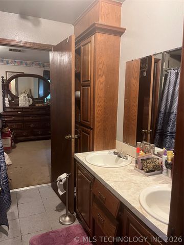 16780 N Ash Road, Morris, OK 74445