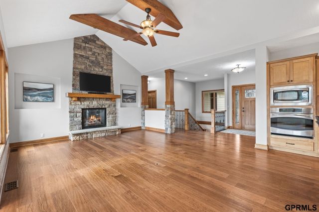 21729 Ridge Circle, Elkhorn, NE 68022